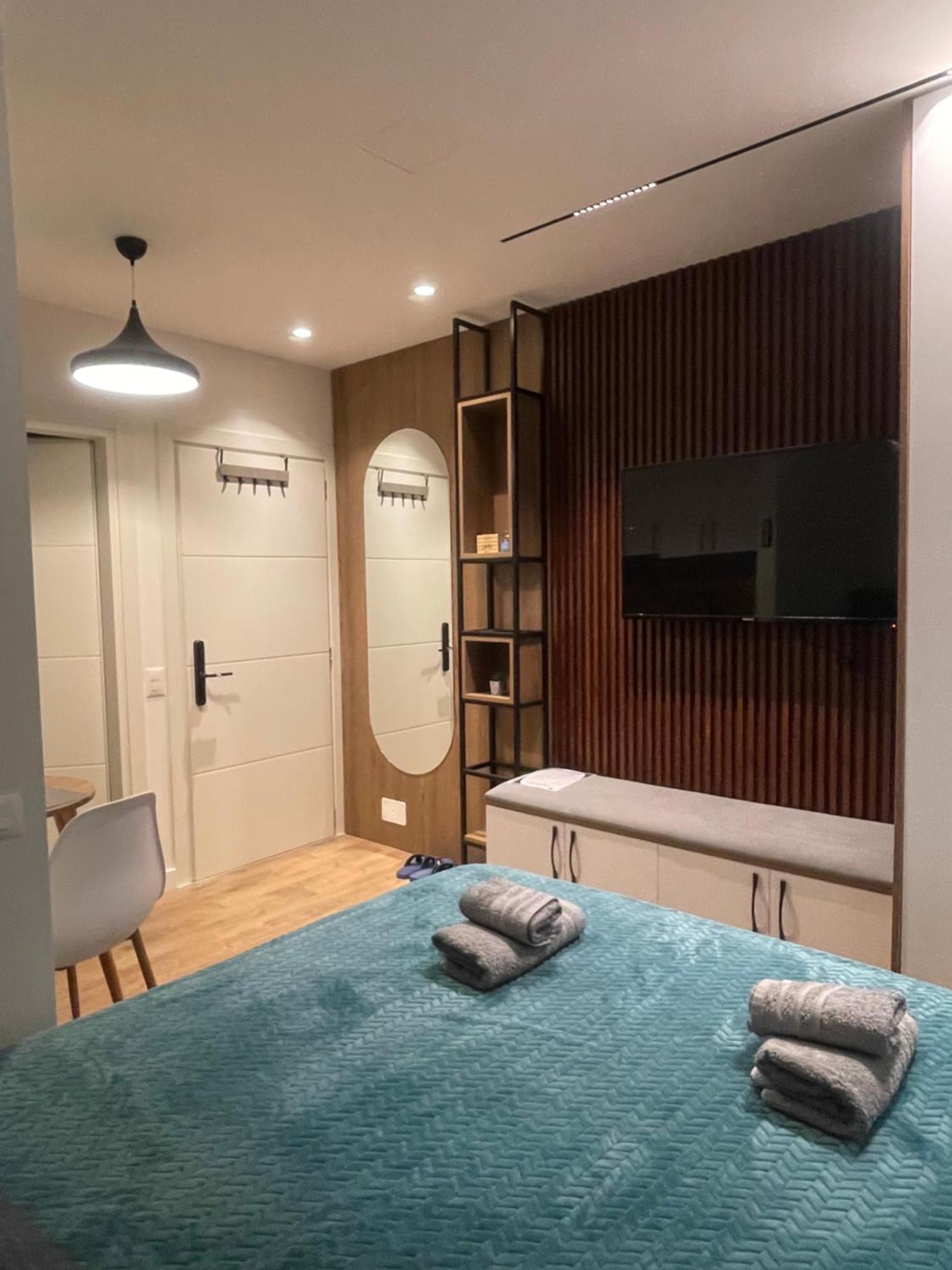 Downtown Studio Apartments Тирана Экстерьер фото